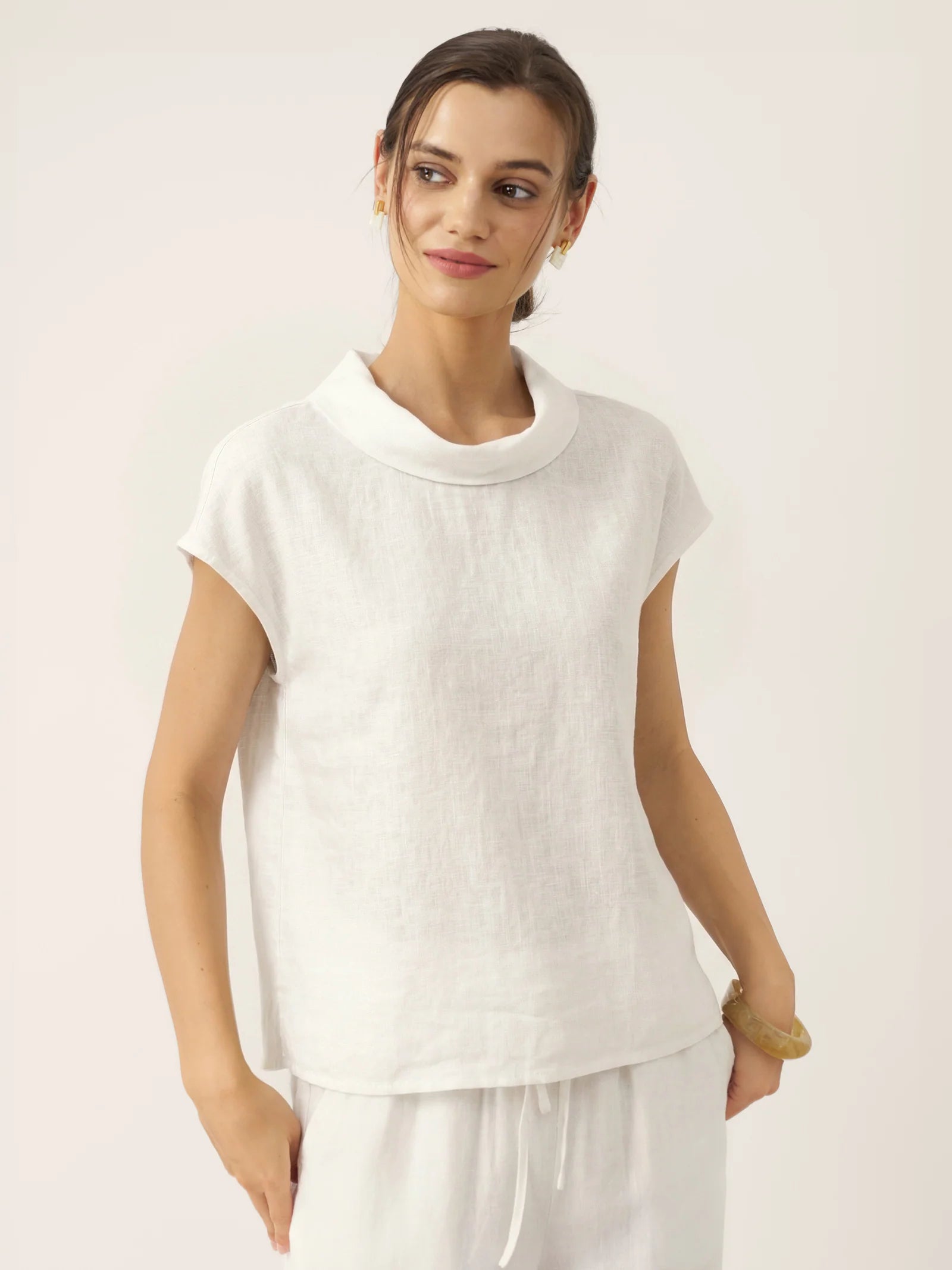 Yvonne - Blusa de manga corta Favorecedora 100% lino