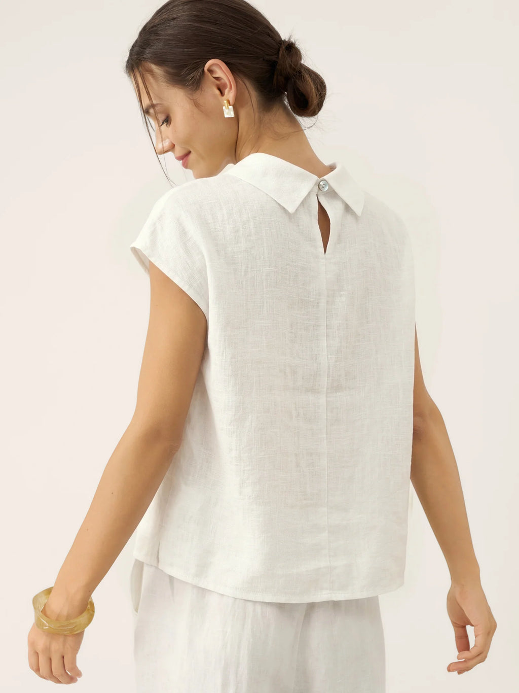 Yvonne - Blusa de manga corta Favorecedora 100% lino