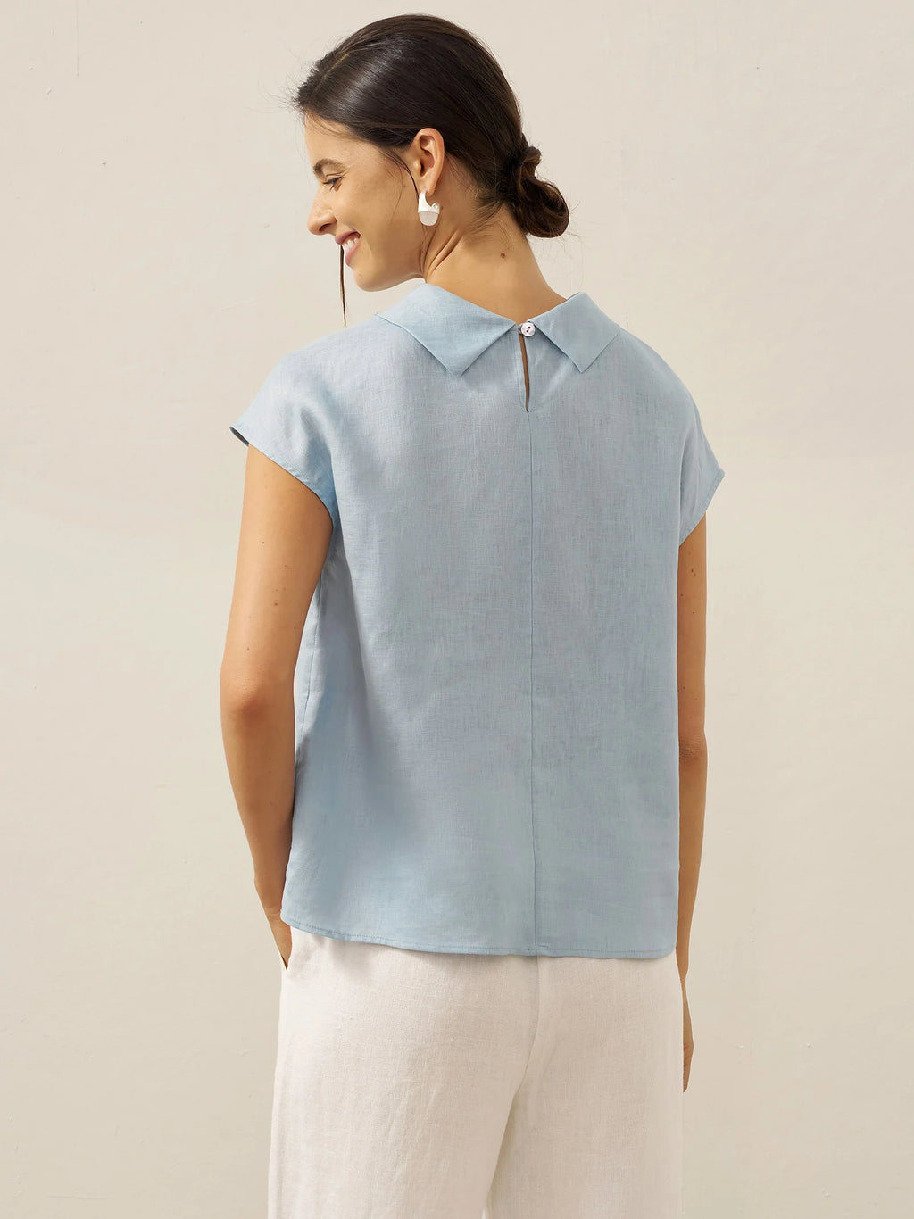 Yvonne - Blusa de manga corta Favorecedora 100% lino