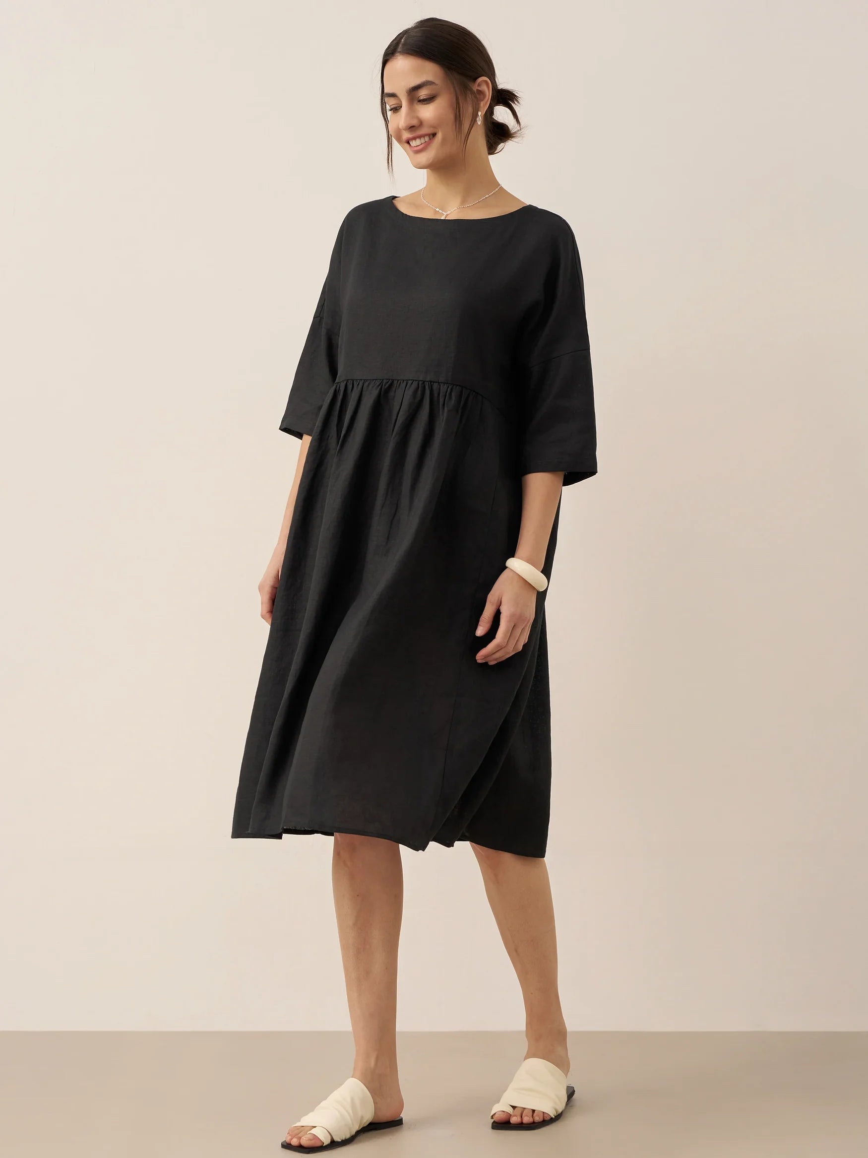 Valencia - Vestido midi de lino 100% con corte en A