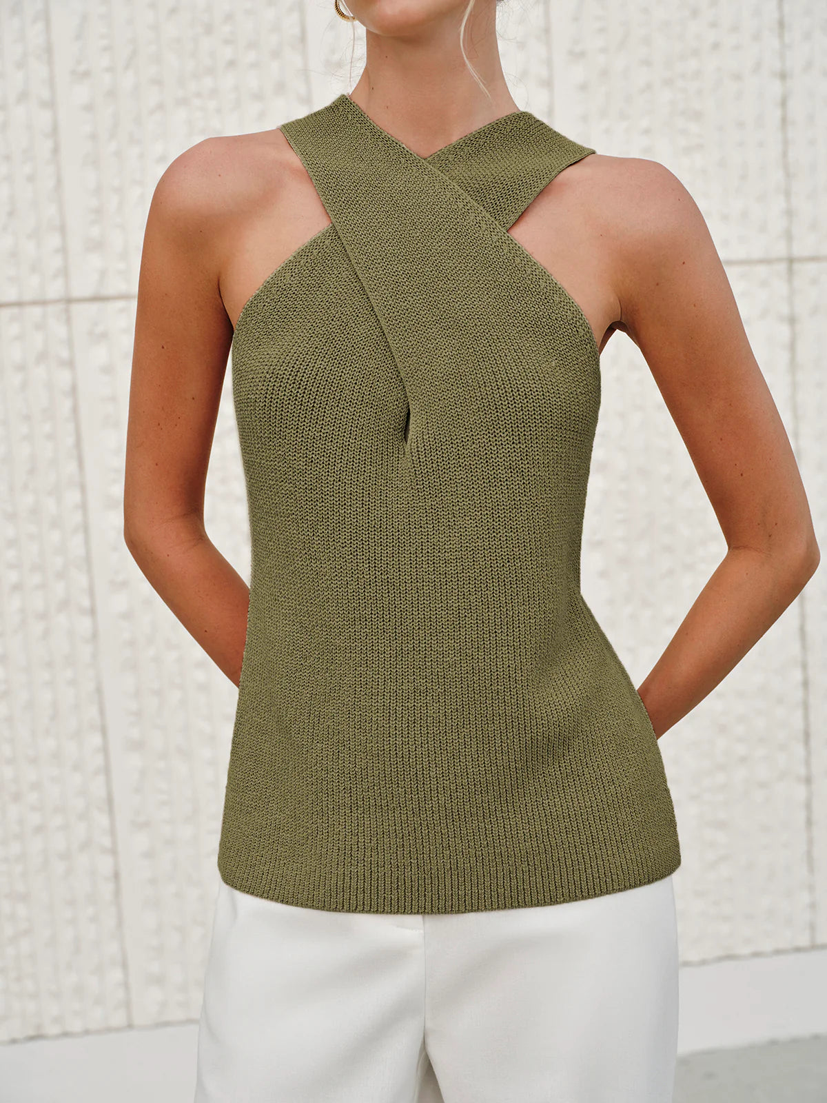 Isabel - Top sin mangas con cuello cruzado y escote halter