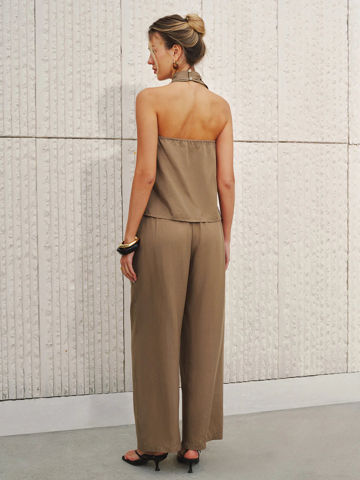 Violeta - Conjunto de top con cuello halter y pantalón de pierna ancha