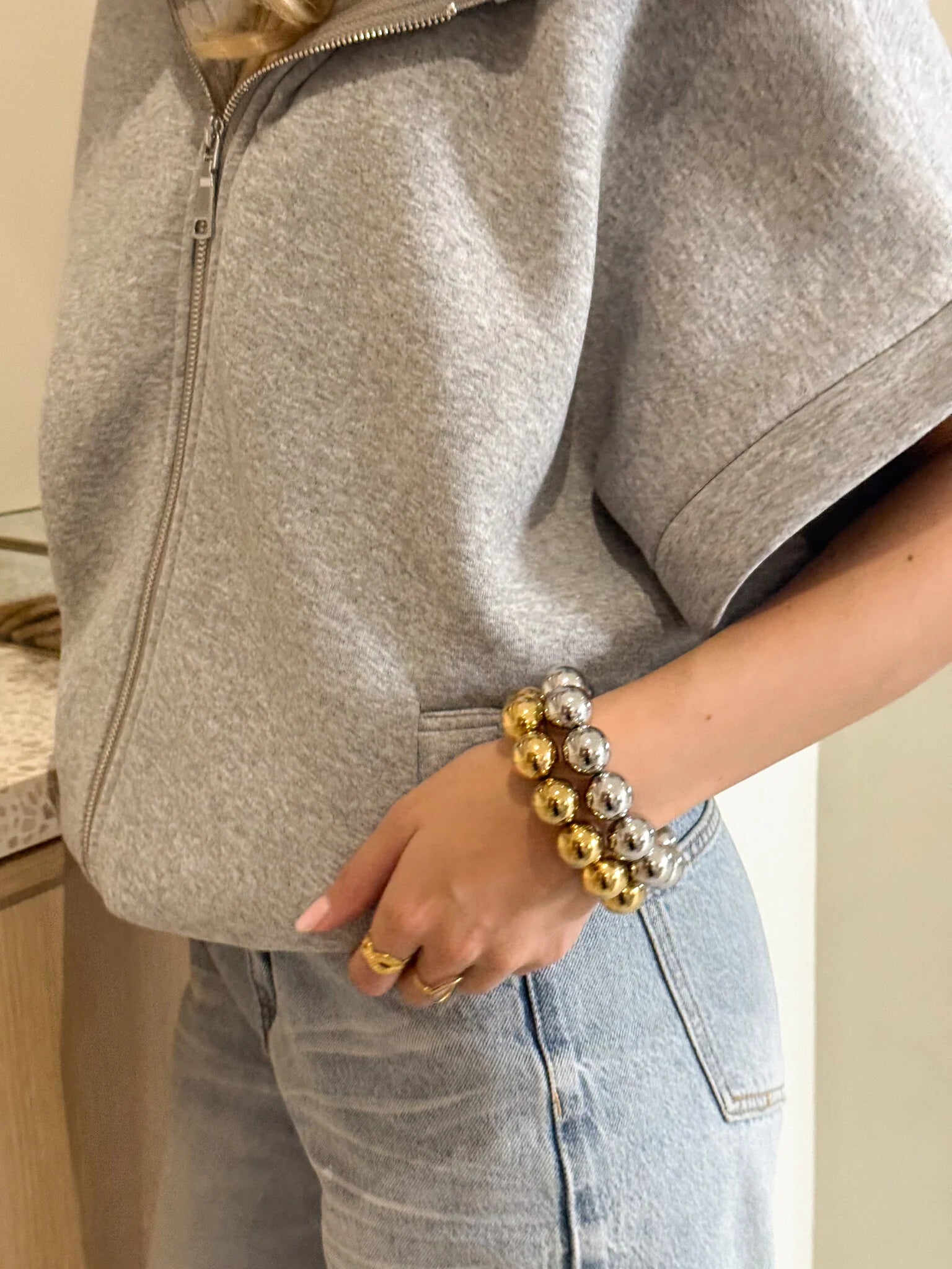 Gaby - Pulsera dorada elegante versátil