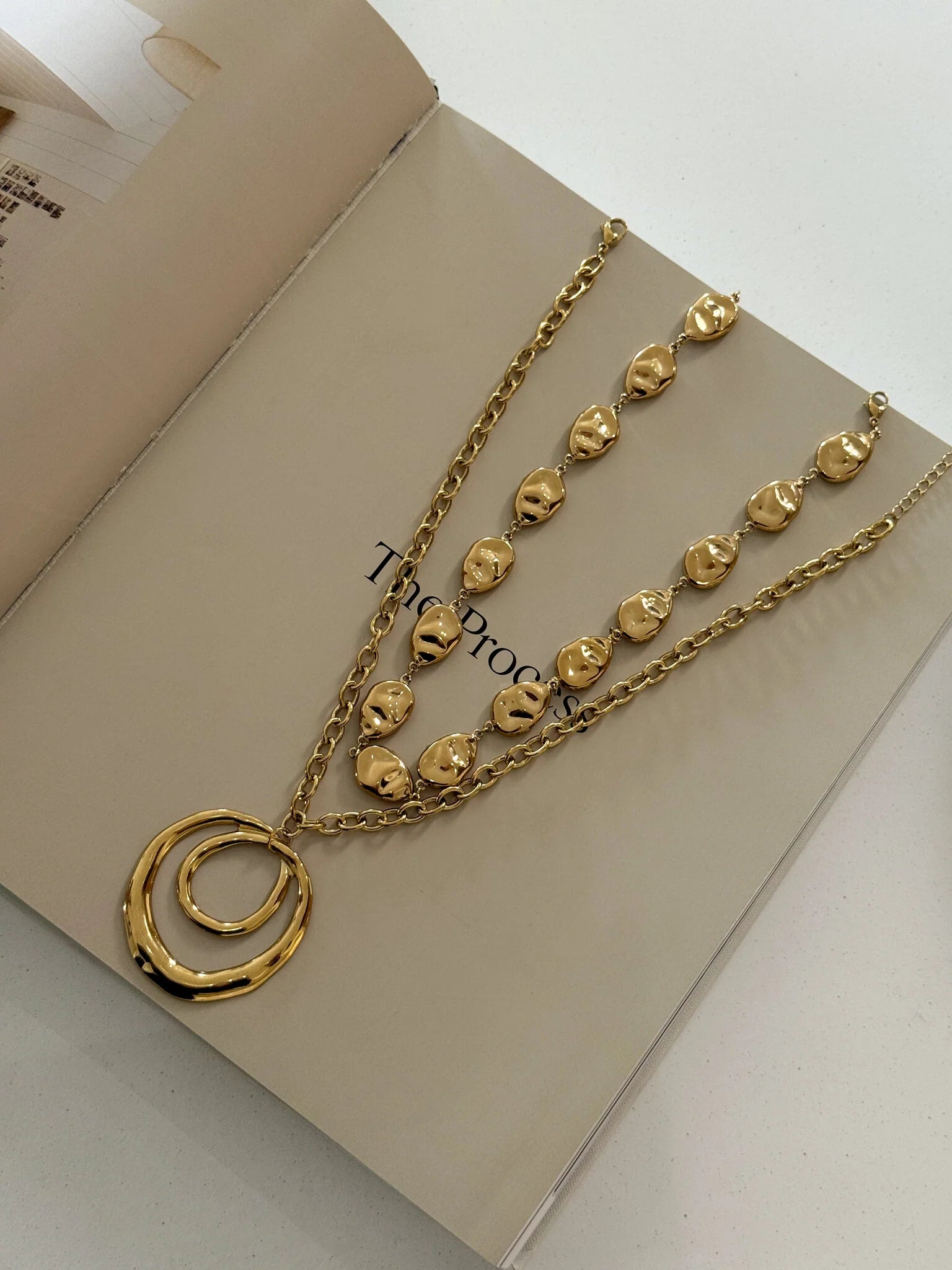 Eje - Collar Dorado
