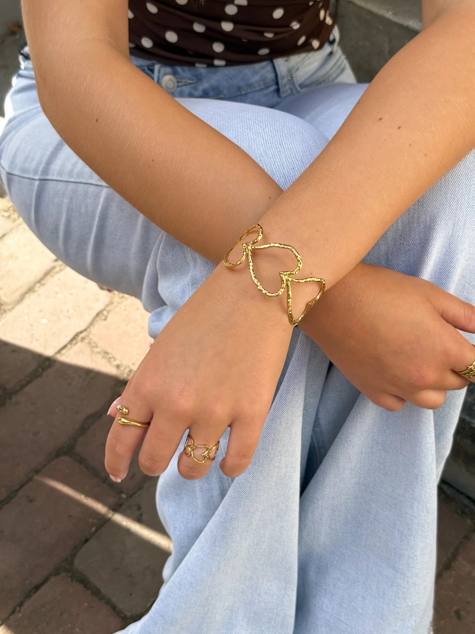 Hearth - Pulsera rígida dorada