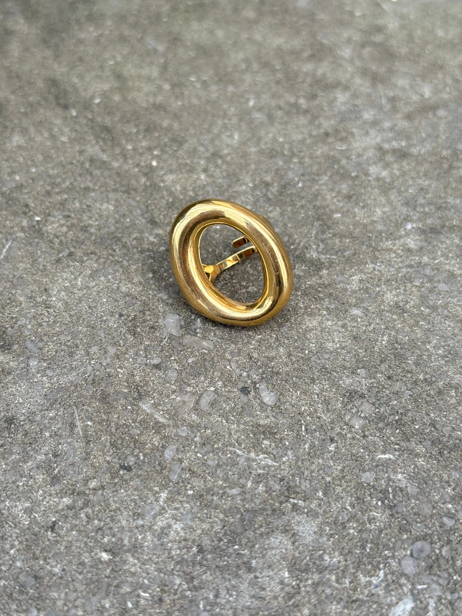 Orbit - Anillo dorado