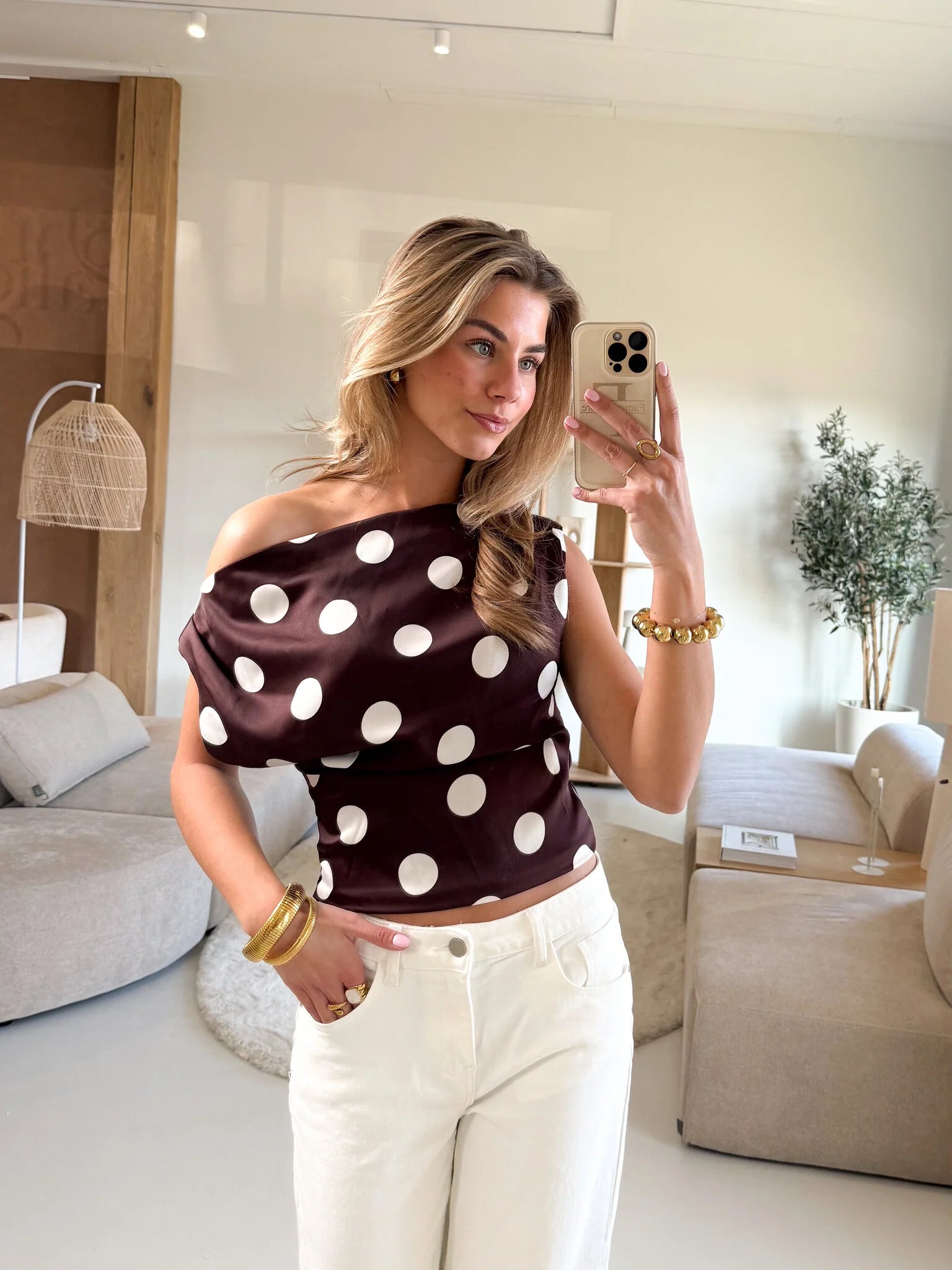 Carmona - Blusa de lunares con hombros descubiertos favorecedora