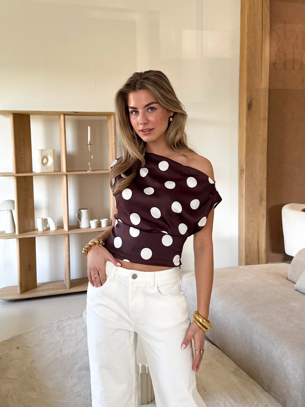 Carmona - Blusa de lunares con hombros descubiertos favorecedora